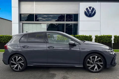KM72LZV Volkswagen Golf 1.5 TSI 130PS R-Line 5dr | HEATED SEATS | SATNAV | 18' ALLOYS Thumbnail #3