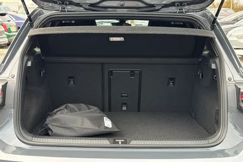 DK25ZGP Volkswagen Golf 1.5 TSI 272 GTE eHybrid 5dr DSG Thumbnail #7