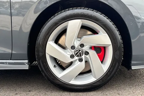 DK25ZGP Volkswagen Golf 1.5 TSI 272 GTE eHybrid 5dr DSG Thumbnail #10