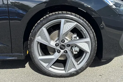 Audi A3 2.0 TDI Black Edition S Tronic Euro 6 (s/s) 4dr Thumbnail #10