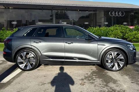 KY24TDZ Audi Q8 e-tron Vorsprung 55 e-tron quattro 300,00 kW Thumbnail #4