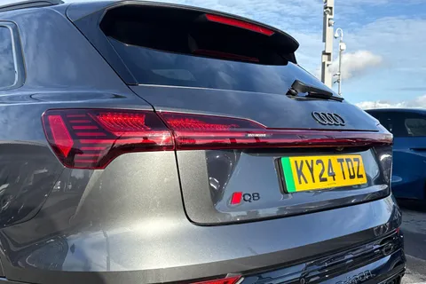 KY24TDZ Audi Q8 e-tron Vorsprung 55 e-tron quattro 300,00 kW Thumbnail #8