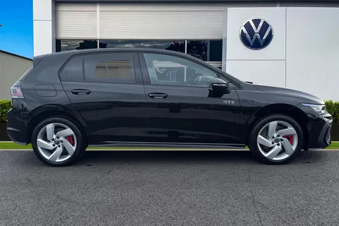 KW25XJN Volkswagen Golf 1.5 TSI 272 GTE eHybrid 5dr DSG **PAN ROOF** Thumbnail #4