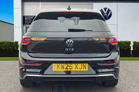 KW25XJN Volkswagen Golf 1.5 TSI 272 GTE eHybrid 5dr DSG **PAN ROOF** Thumbnail #5