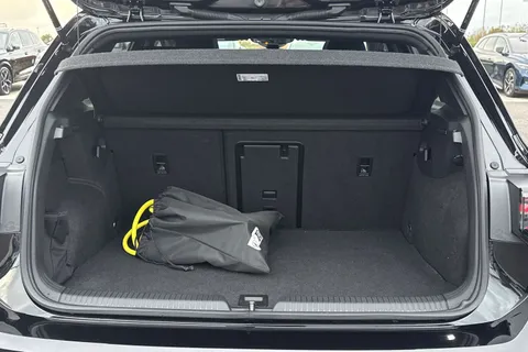 KW25XJN Volkswagen Golf 1.5 TSI 272 GTE eHybrid 5dr DSG **PAN ROOF** Thumbnail #8