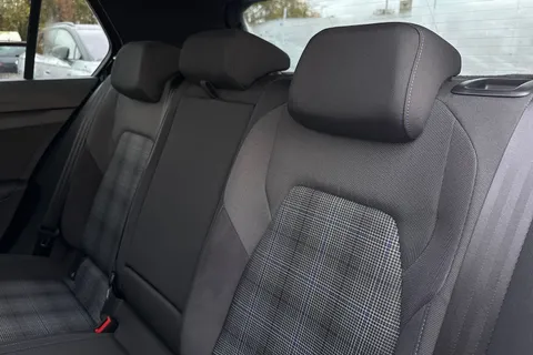 KW25XJN Volkswagen Golf 1.5 TSI 272 GTE eHybrid 5dr DSG **PAN ROOF** Thumbnail #20