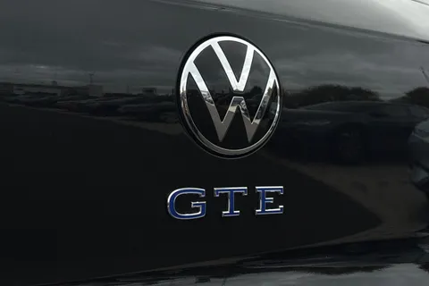 KW25XJN Volkswagen Golf 1.5 TSI 272 GTE eHybrid 5dr DSG **PAN ROOF** Thumbnail #26