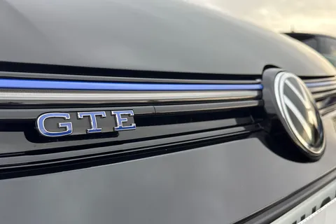 KW25XJN Volkswagen Golf 1.5 TSI 272 GTE eHybrid 5dr DSG **PAN ROOF** Thumbnail #29