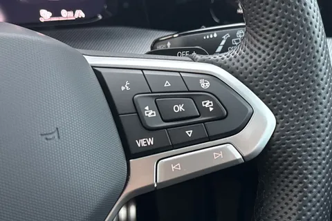 KW25XJN Volkswagen Golf 1.5 TSI 272 GTE eHybrid 5dr DSG **PAN ROOF** Thumbnail #35
