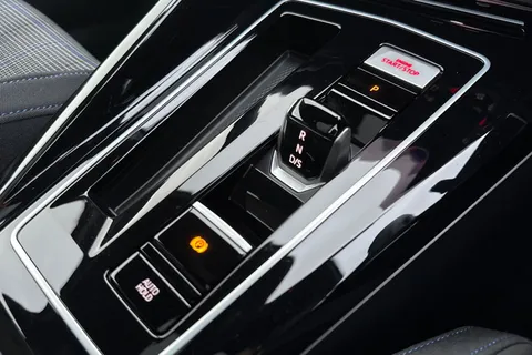 KW25XJN Volkswagen Golf 1.5 TSI 272 GTE eHybrid 5dr DSG **PAN ROOF** Thumbnail #37