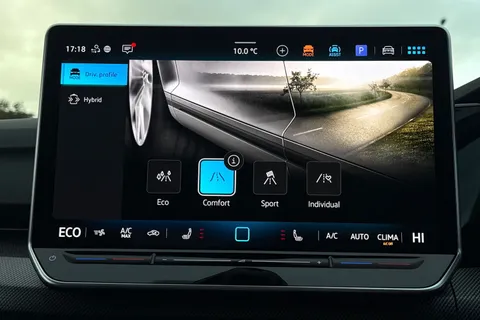 KW25XJN Volkswagen Golf 1.5 TSI 272 GTE eHybrid 5dr DSG **PAN ROOF** Thumbnail #42