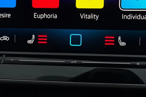 KW25XJN Volkswagen Golf 1.5 TSI 272 GTE eHybrid 5dr DSG **PAN ROOF** Thumbnail #45