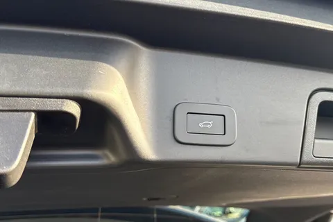 39 of 51 for Land Rover Range Rover Evoque 2.0 D200 Autobiography 5dr