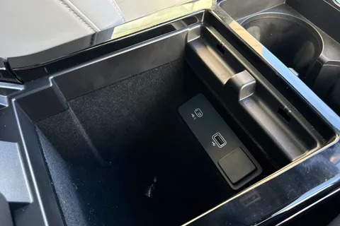 48 of 51 for Land Rover Range Rover Evoque 2.0 D200 Autobiography 5dr