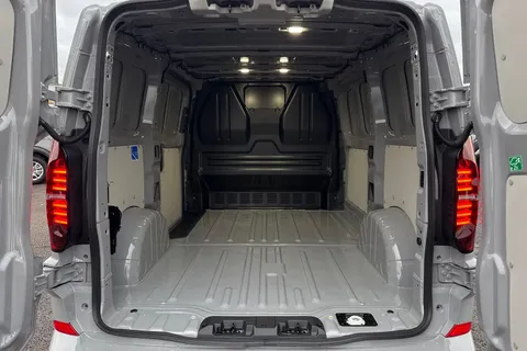 MF75FMC Volkswagen Transporter T32 Panel Van Commerce Pro SWB 170 PS 2.0 TDI 8sp Automatic Thumbnail #10