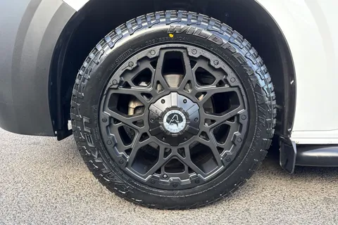 BV25SJX Volkswagen Transporter 2.0 TDI 110 Commerce Plus-All Terrain Pack Thumbnail #11