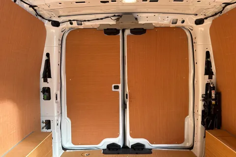 BV25SJX Volkswagen Transporter 2.0 TDI 110 Commerce Plus-All Terrain Pack Thumbnail #29