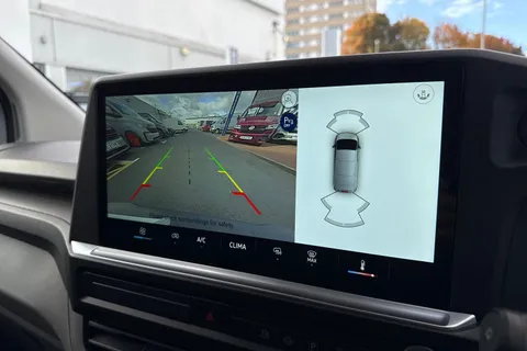 BV25SJX Volkswagen Transporter 2.0 TDI 110 Commerce Plus-All Terrain Pack Thumbnail #46