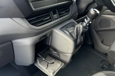 BV25SJX Volkswagen Transporter 2.0 TDI 110 Commerce Plus-All Terrain Pack Thumbnail #51