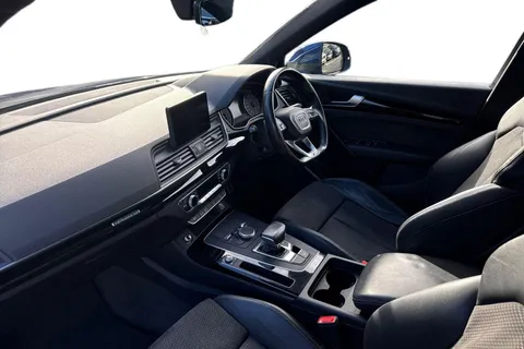 9 of 56 for Audi Q5 2.0 TDI S line S Tronic quattro Euro 6 (s/s) 5dr