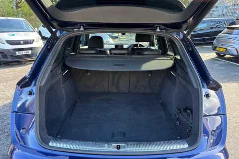 10 of 56 for Audi Q5 2.0 TDI S line S Tronic quattro Euro 6 (s/s) 5dr