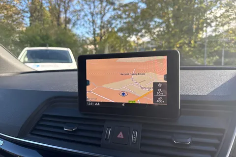 12 of 56 for Audi Q5 2.0 TDI S line S Tronic quattro Euro 6 (s/s) 5dr