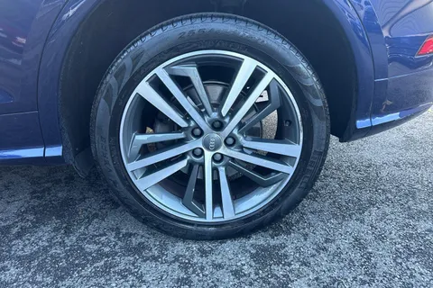 24 of 56 for Audi Q5 2.0 TDI S line S Tronic quattro Euro 6 (s/s) 5dr