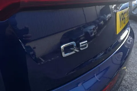 27 of 56 for Audi Q5 2.0 TDI S line S Tronic quattro Euro 6 (s/s) 5dr