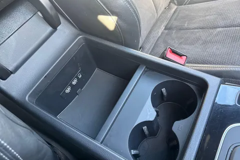 38 of 56 for Audi Q5 2.0 TDI S line S Tronic quattro Euro 6 (s/s) 5dr