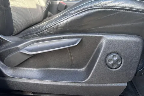 50 of 56 for Audi Q5 2.0 TDI S line S Tronic quattro Euro 6 (s/s) 5dr