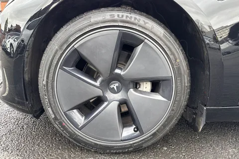 GM21BXZ Tesla Model 3 Standard Range Plus Auto RWD 4dr Thumbnail #11