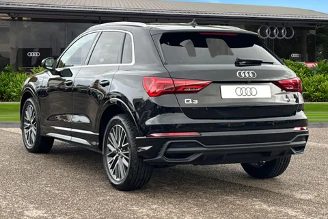 Audi Q3 1.5 TFSI CoD 35 S line S Tronic Euro 6 (s/s) 5dr Thumbnail #3