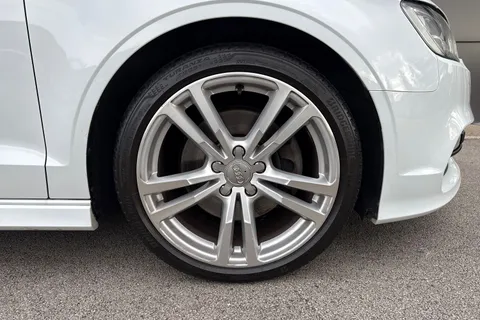 10 of 61 for Audi A3 2.0 TDI S line S Tronic quattro Euro 6 (s/s) 4dr (Nav)