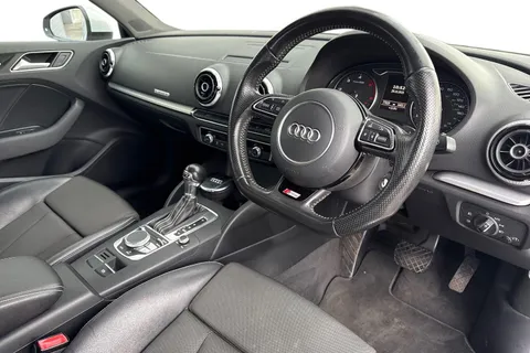14 of 61 for Audi A3 2.0 TDI S line S Tronic quattro Euro 6 (s/s) 4dr (Nav)