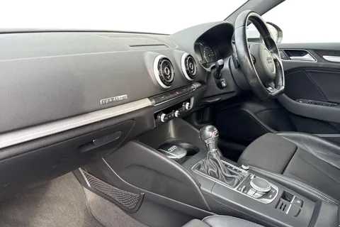 15 of 61 for Audi A3 2.0 TDI S line S Tronic quattro Euro 6 (s/s) 4dr (Nav)