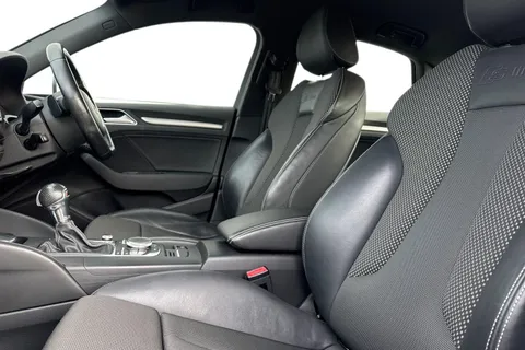 16 of 61 for Audi A3 2.0 TDI S line S Tronic quattro Euro 6 (s/s) 4dr (Nav)