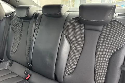 19 of 61 for Audi A3 2.0 TDI S line S Tronic quattro Euro 6 (s/s) 4dr (Nav)