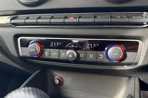 22 of 61 for Audi A3 2.0 TDI S line S Tronic quattro Euro 6 (s/s) 4dr (Nav)