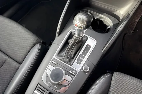 23 of 61 for Audi A3 2.0 TDI S line S Tronic quattro Euro 6 (s/s) 4dr (Nav)