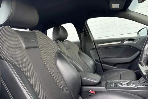 24 of 61 for Audi A3 2.0 TDI S line S Tronic quattro Euro 6 (s/s) 4dr (Nav)