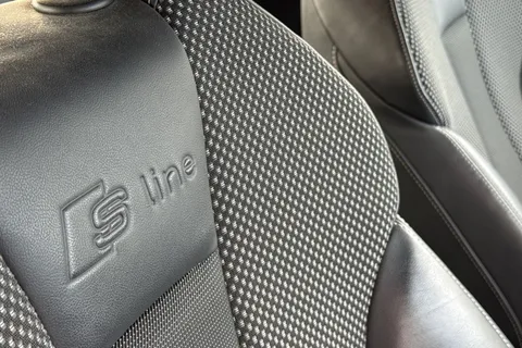 34 of 61 for Audi A3 2.0 TDI S line S Tronic quattro Euro 6 (s/s) 4dr (Nav)