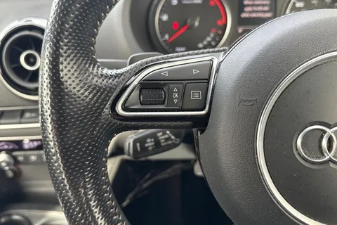 39 of 61 for Audi A3 2.0 TDI S line S Tronic quattro Euro 6 (s/s) 4dr (Nav)