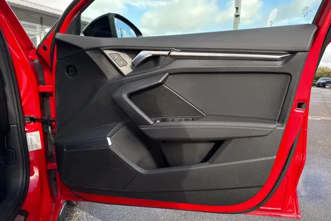 KO73NSZ Audi S3 Black Edition TFSI 310 PS S tronic Thumbnail #22