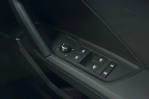 KO73NSZ Audi S3 Black Edition TFSI 310 PS S tronic Thumbnail #41