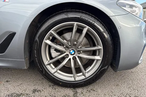 YA69AXK BMW 5 Series 2.0 520d MHT M Sport Touring Auto Euro 6 (s/s) 5dr Thumbnail #10