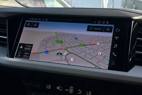 17 of 66 for Audi Q4 e-tron Q4 Sport 35 e-tron 125,00 kW