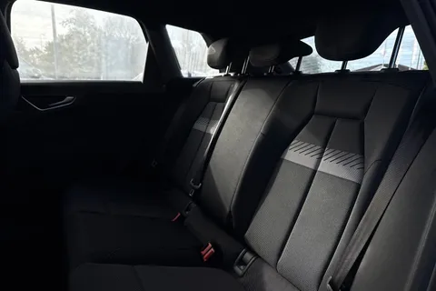 19 of 66 for Audi Q4 e-tron Q4 Sport 35 e-tron 125,00 kW