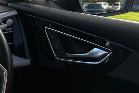 21 of 66 for Audi Q4 e-tron Q4 Sport 35 e-tron 125,00 kW