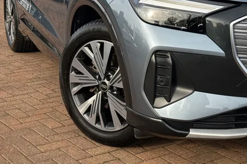 26 of 66 for Audi Q4 e-tron Q4 Sport 35 e-tron 125,00 kW