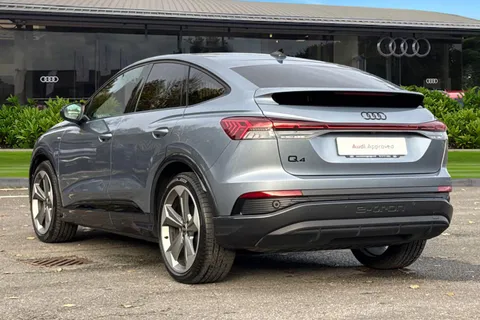 KT74YMH Audi Q4 e-tron Q4 Sportback Black Edition 45 e-tron   kW Thumbnail #2